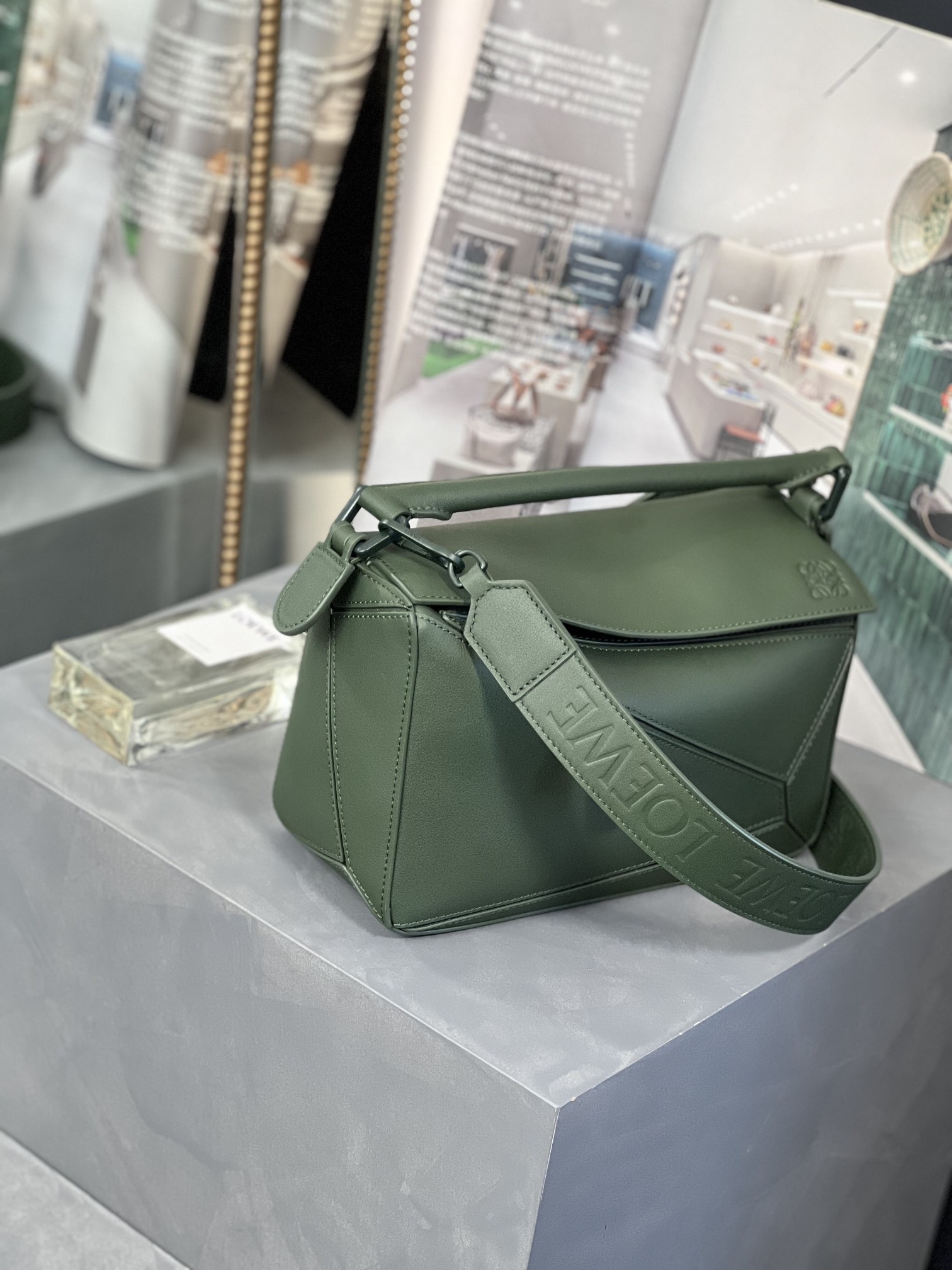 Handbags LOEWE  size:24-16.5-10.5 cm - vstockx