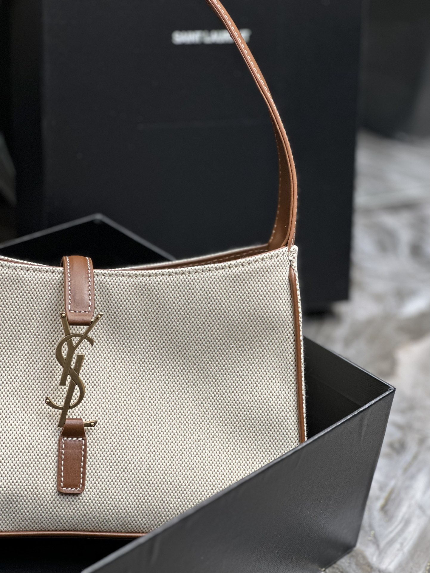 Handbags SAINT LAURENT 657228 size 25X14X6 cm - vstockx