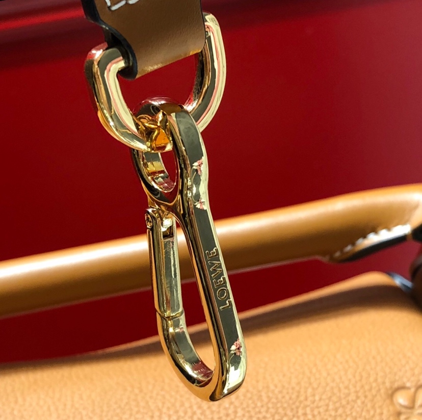 Handbags LOEWE Ykk size:29x18x12 cm - vstockx