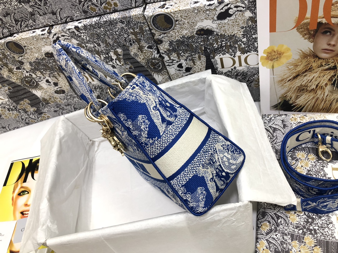 Handbag Dior M0565 size 24 x 20 x 11 cm - vstockx