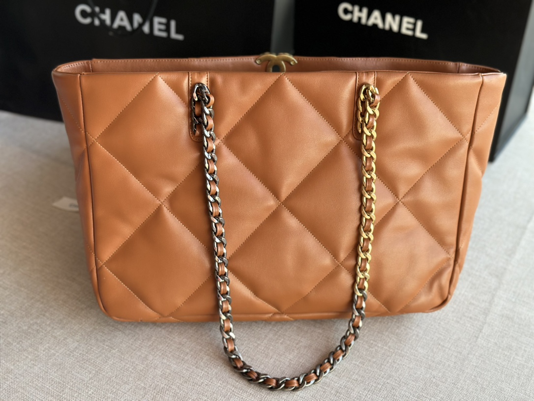 Handbag Chanel AS366 size 24 X41 X10 cm - vstockx