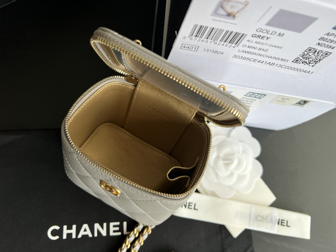 Handbag Chanel AP1447 size 8.5cmx11cmx7 cm - vstockx