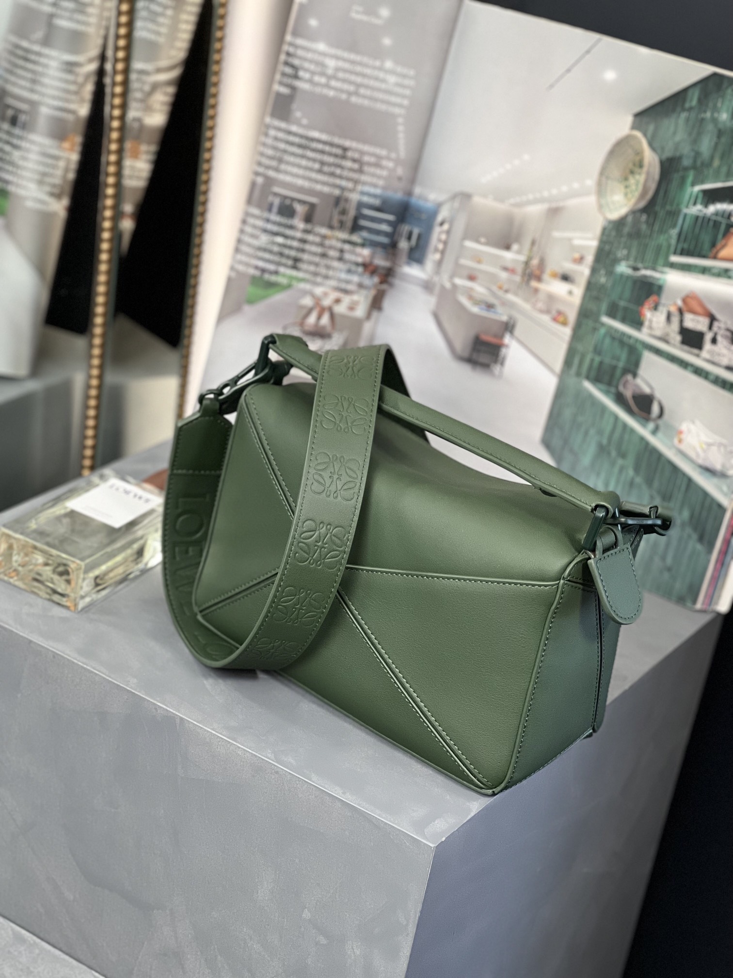 Handbags LOEWE  size:24-16.5-10.5 cm - vstockx