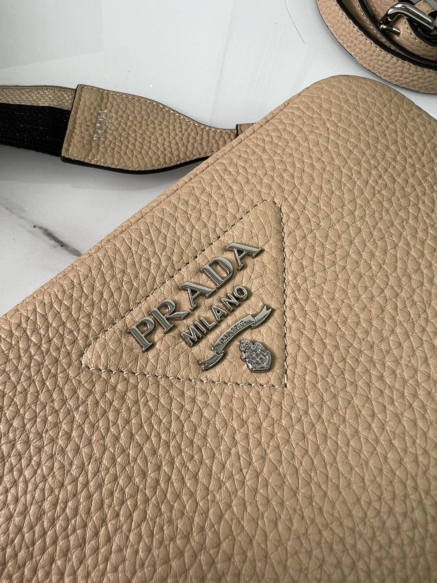 handbags prada 1BH192 19*12*6 - vstockx