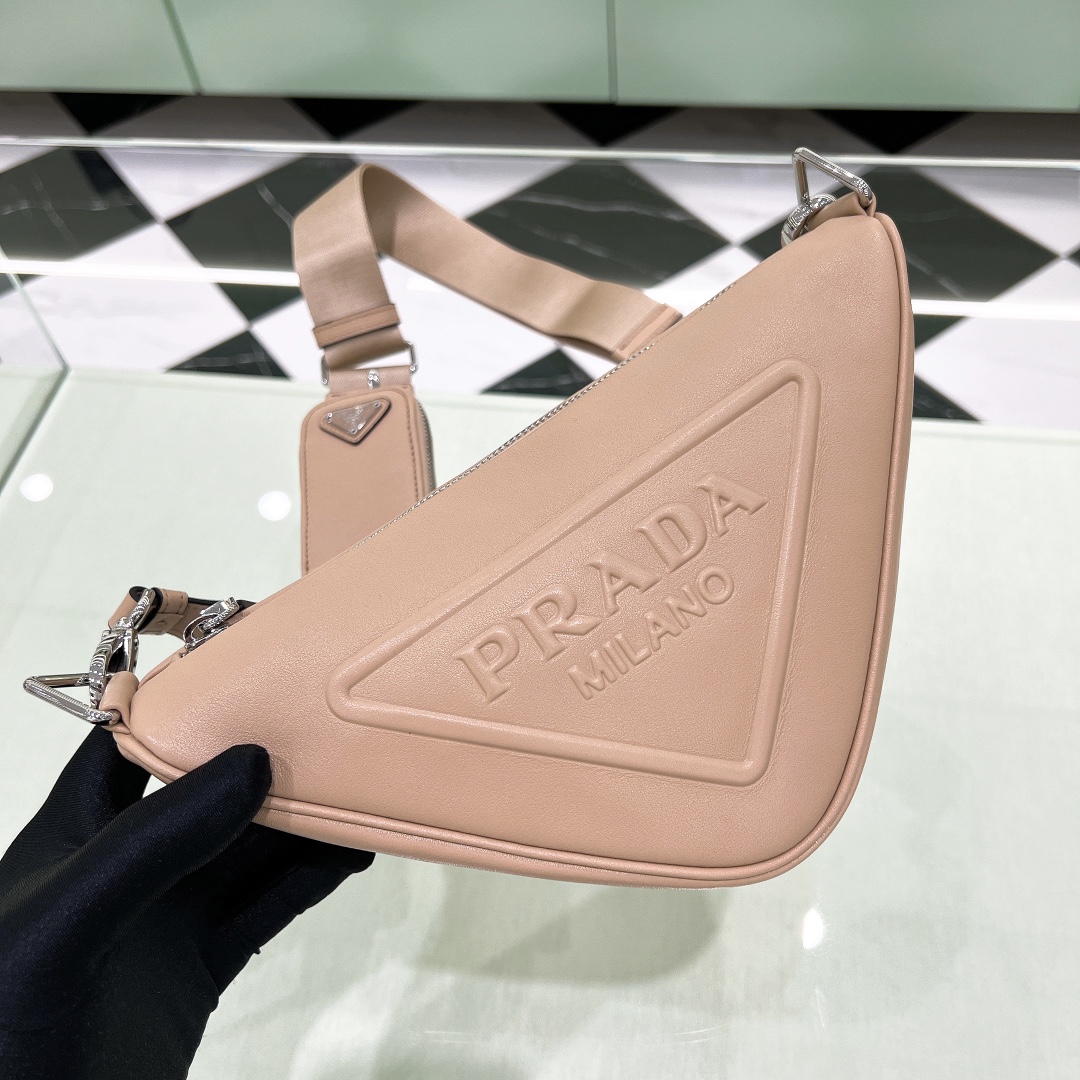 handbags prada 1BH190 26*14*12 - vstockx