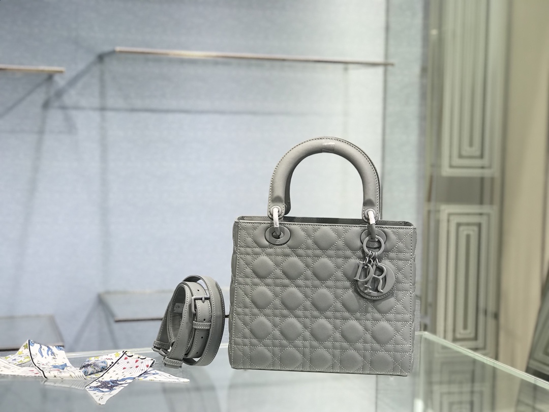 Handbag Dior 6605 size 24 cm - vstockx