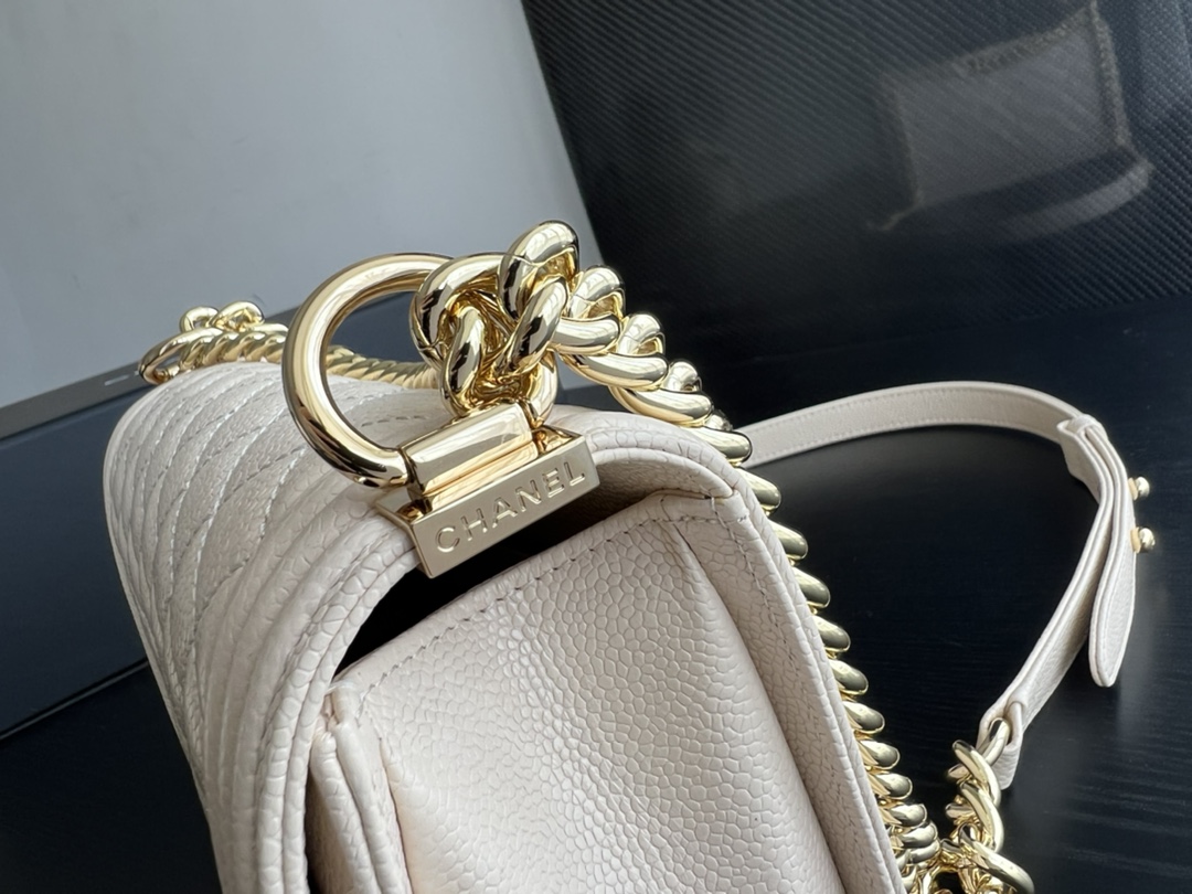 Handbag Chanel size 25 cm - vstockx