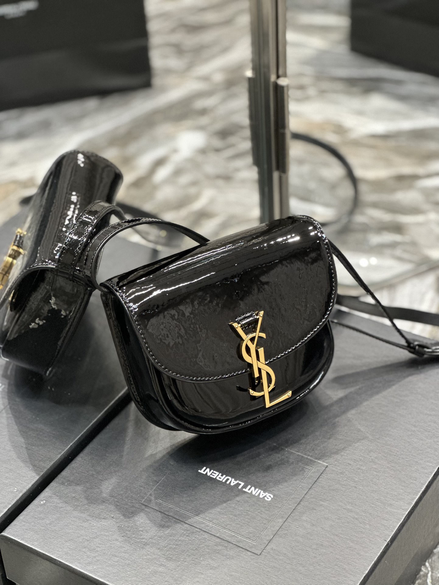 Handbags SAINT LAURENT 619740 size 15.5x10.5x5.5 cm - vstockx