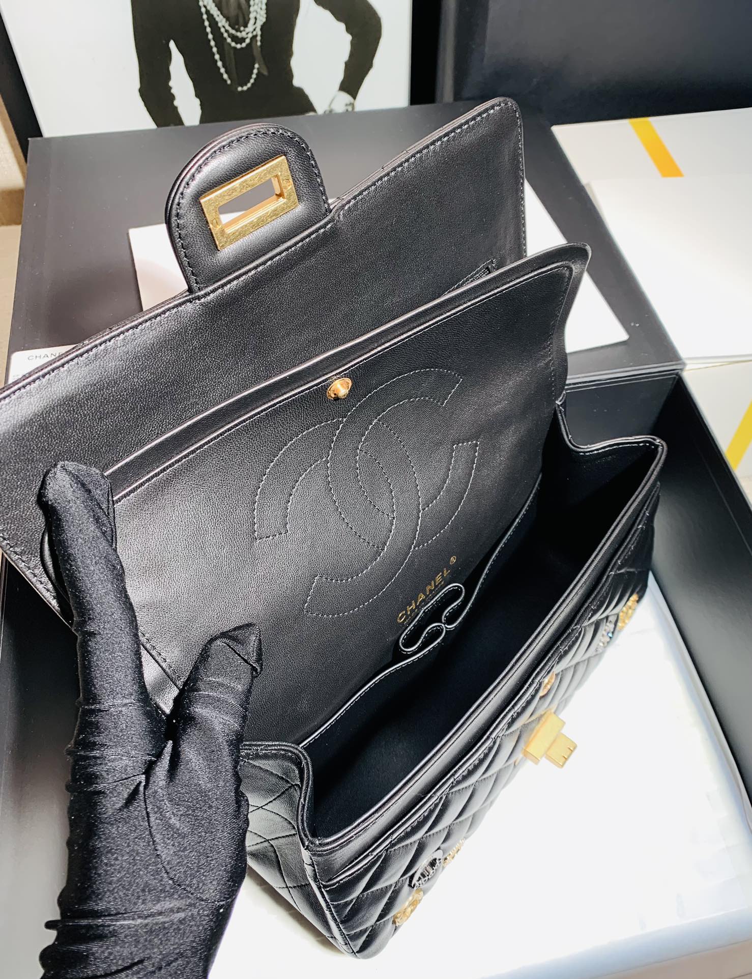 Handbag Chanel size 25 cm - vstockx