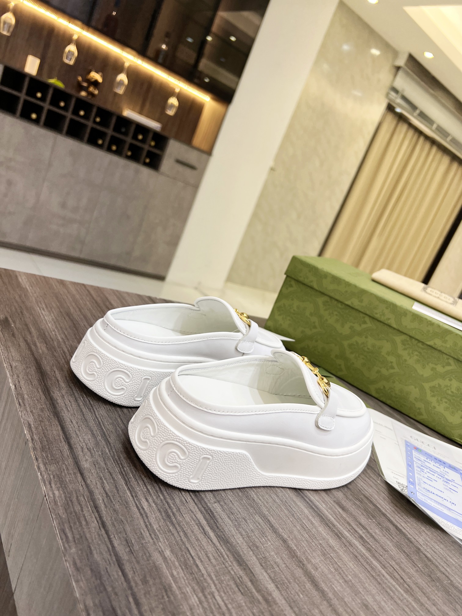 Gucci Women's WOMEN 6 - vstockx