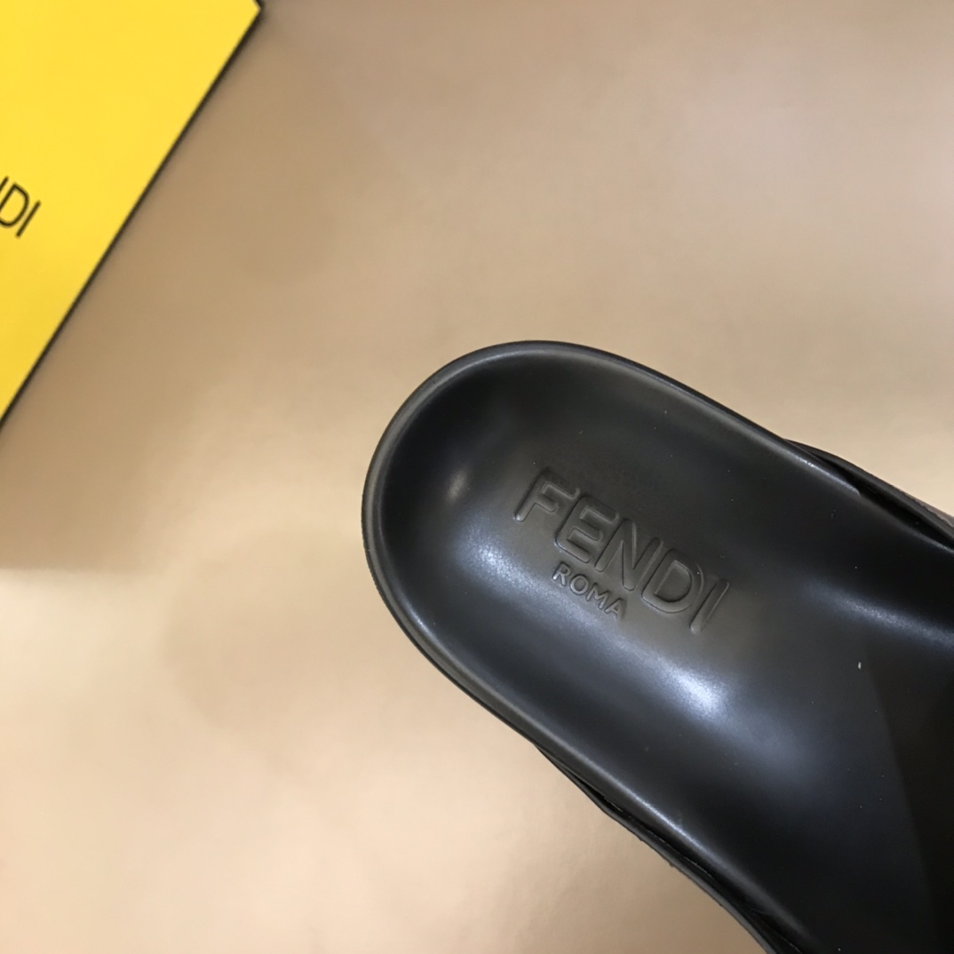 Fendi Slides 21 - vstockx