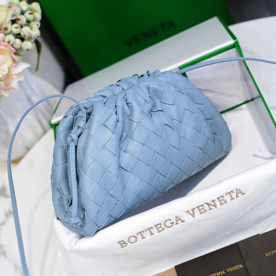 handbags Bottega Veneta The pouch size:23*13*8 - vstockx