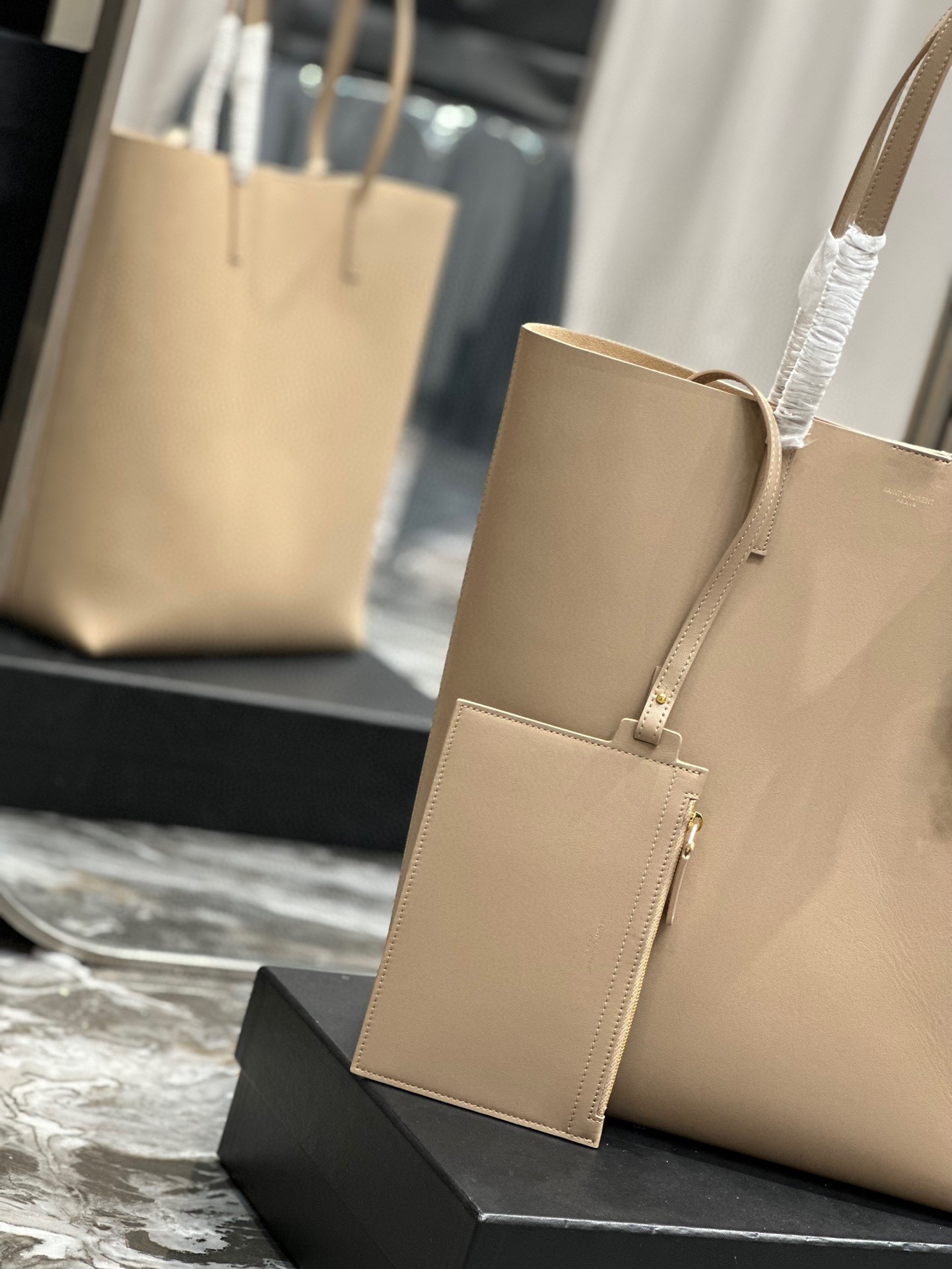 Handbags SAINT LAURENT 600306 size 32.5  35  10.5 cm - vstockx