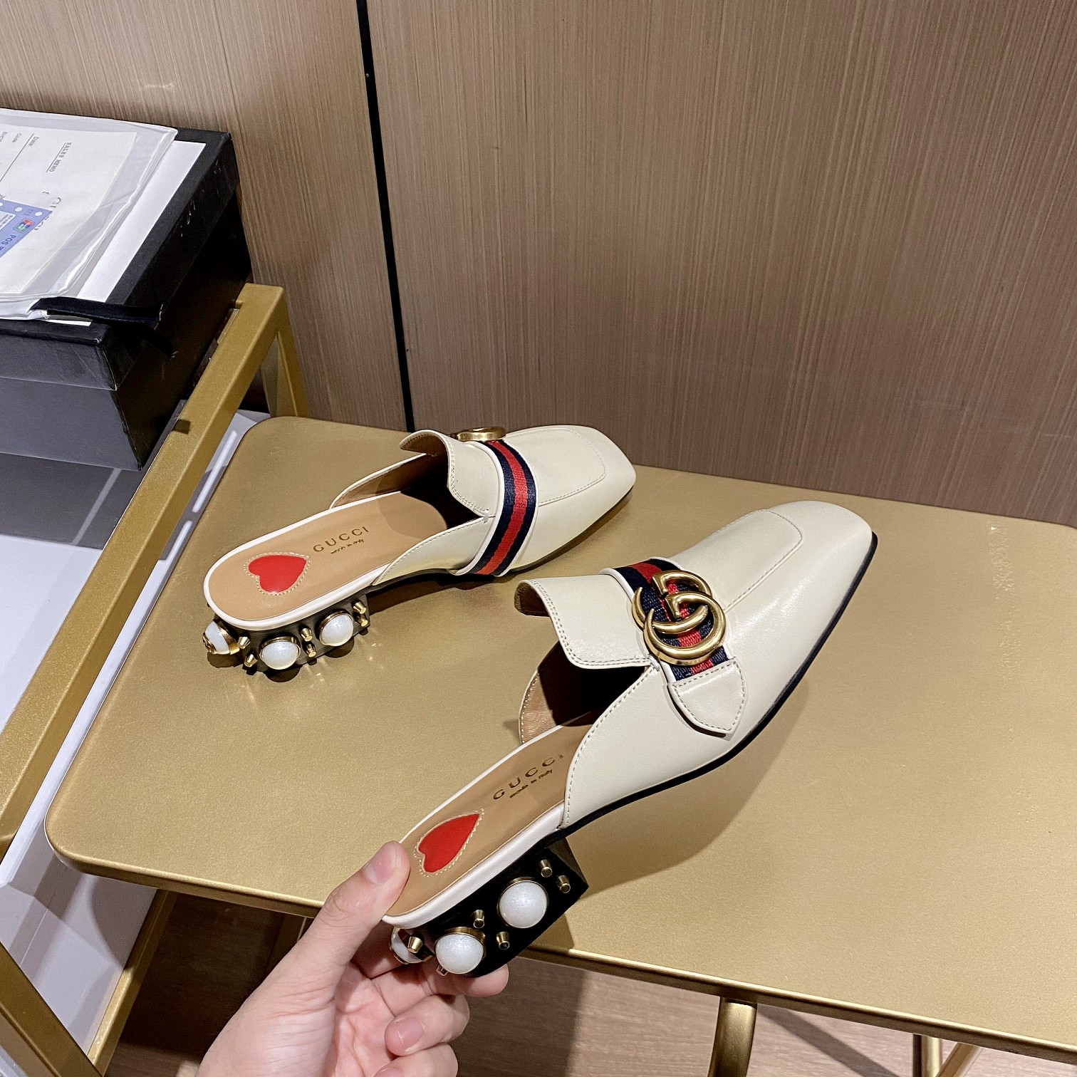 Gucci Leather mid-heel loafer Women 12 - vstockx