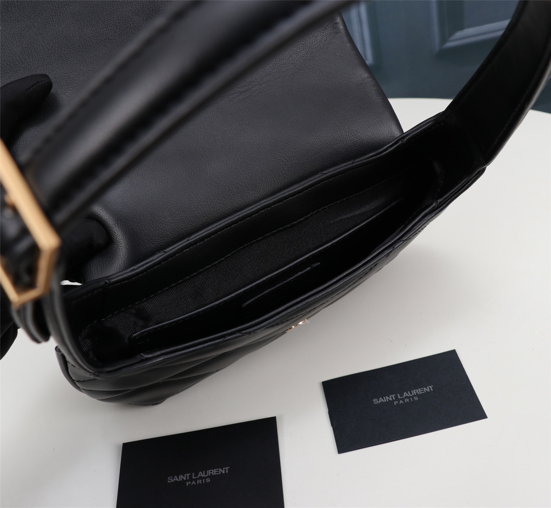 Handbags SAINT LAURENT 698567 size 24x18x5.5 cm - vstockx