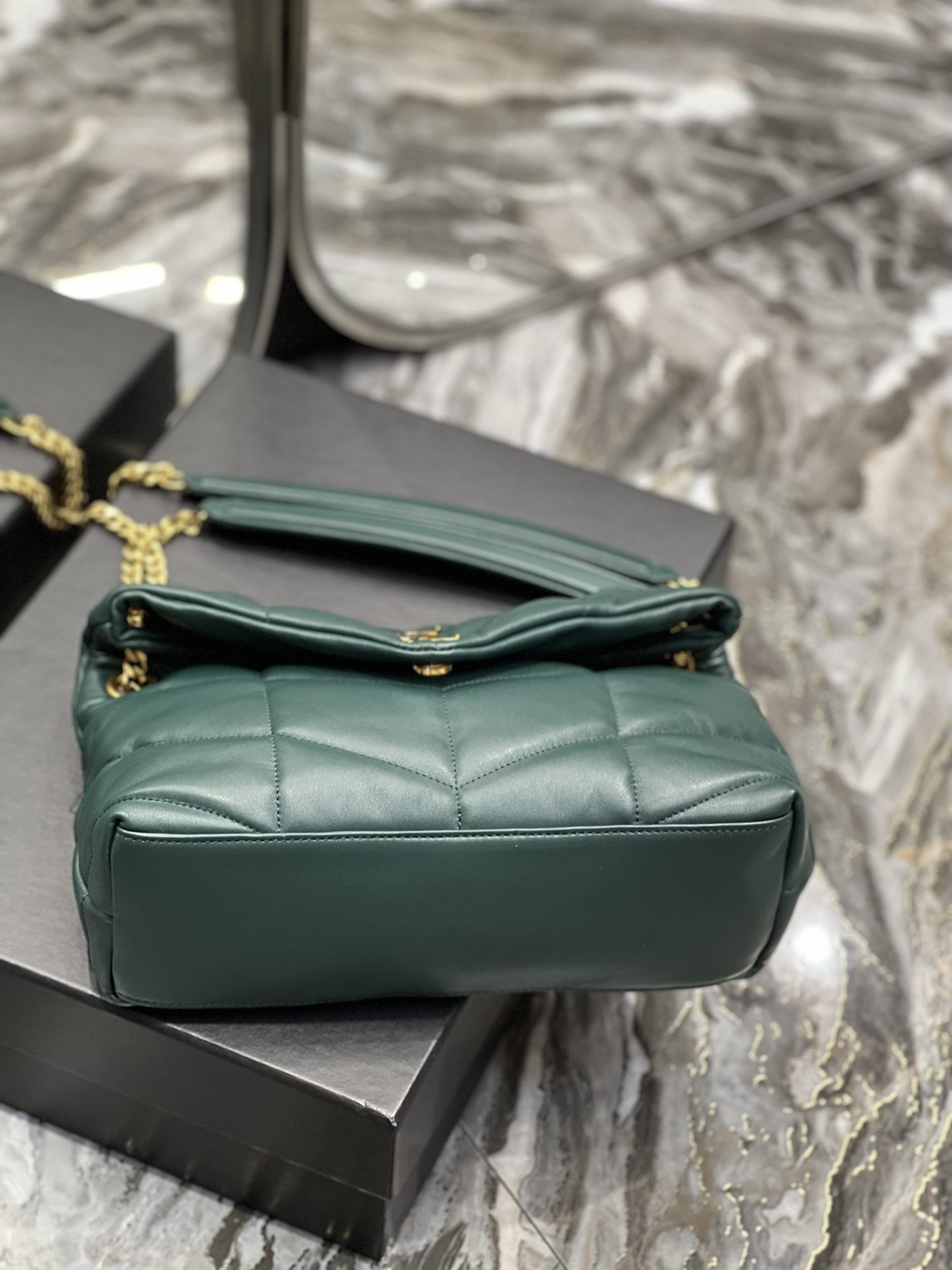 Handbags SAINT LAURENT 577476 size 29x17x11 cm - vstockx