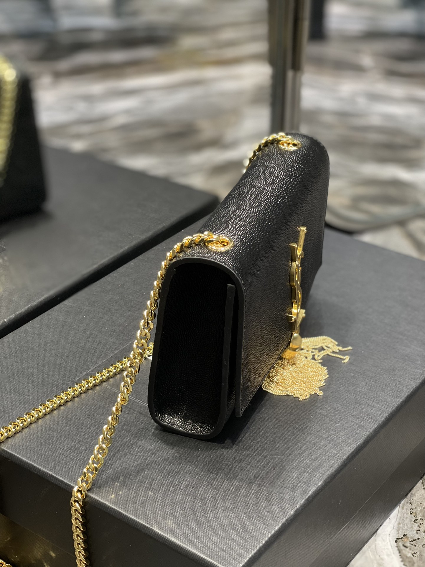 Handbags SAINT LAURENT 469390 size 20x13.5x5.5 cm - vstockx
