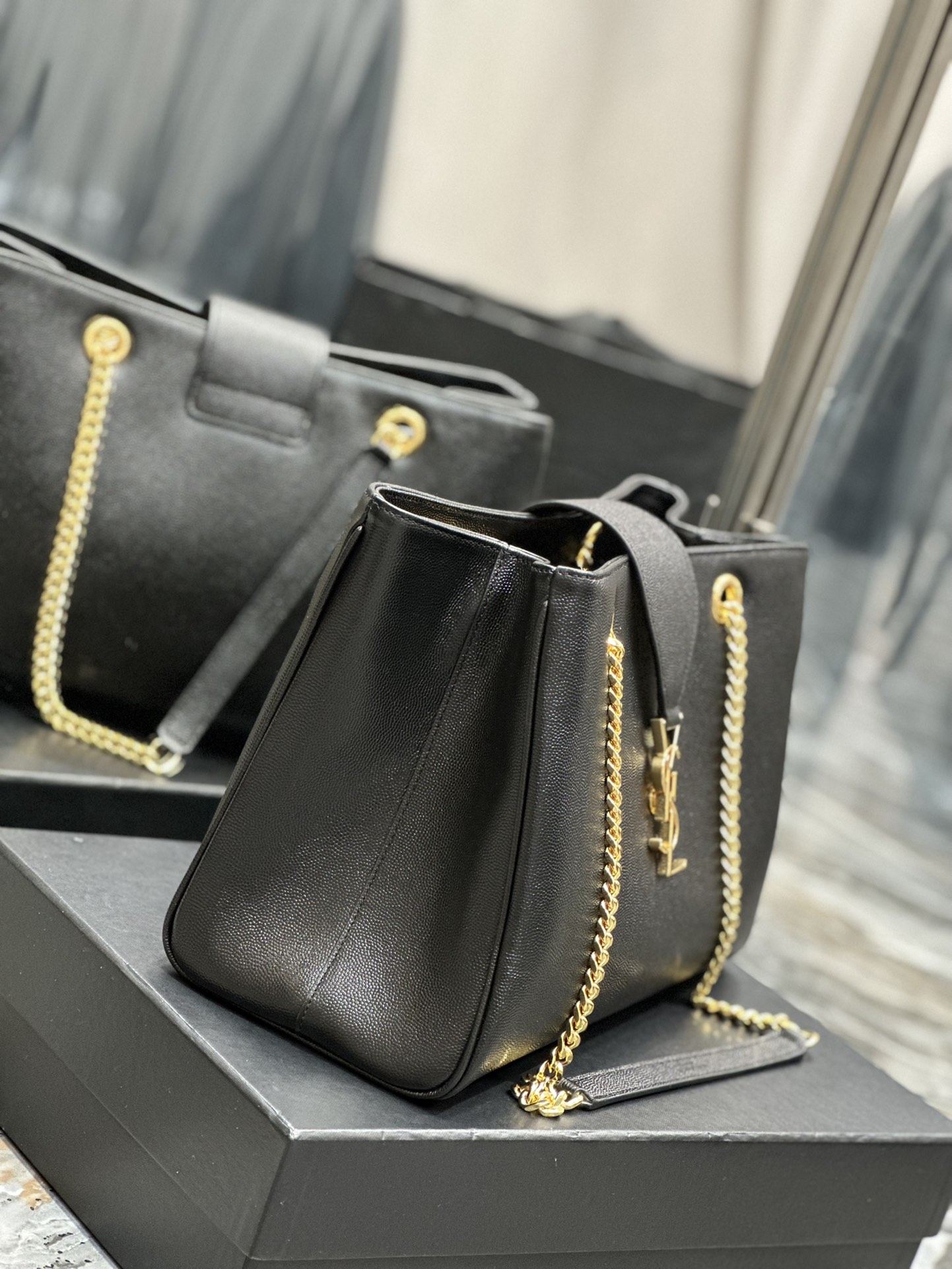 Handbags SAINT LAURENT 668900 size 33  22  15 cm - vstockx