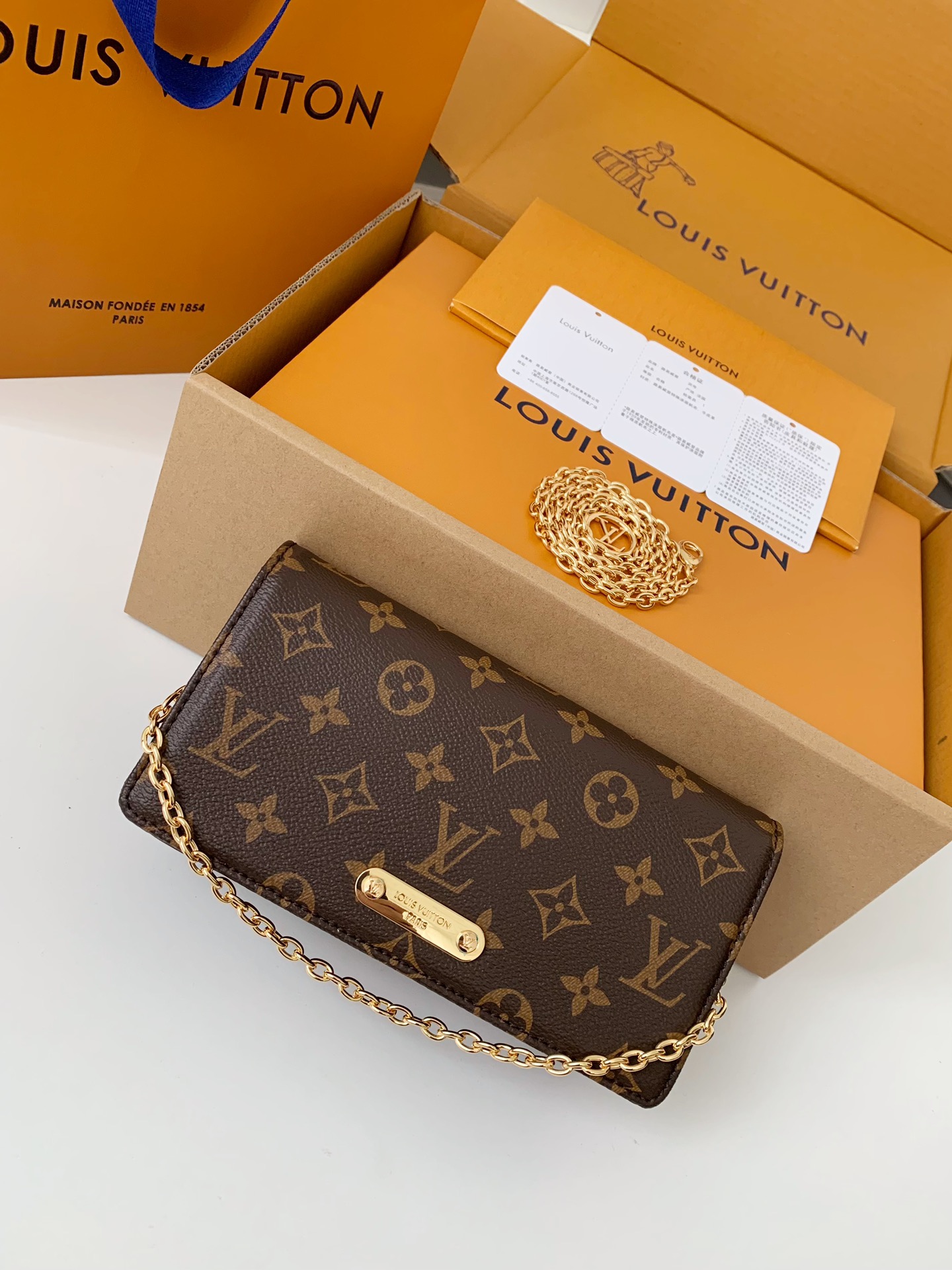 Handbags Louis Vuitton M82509 size:20.7x10.2x3.5 cm - vstockx