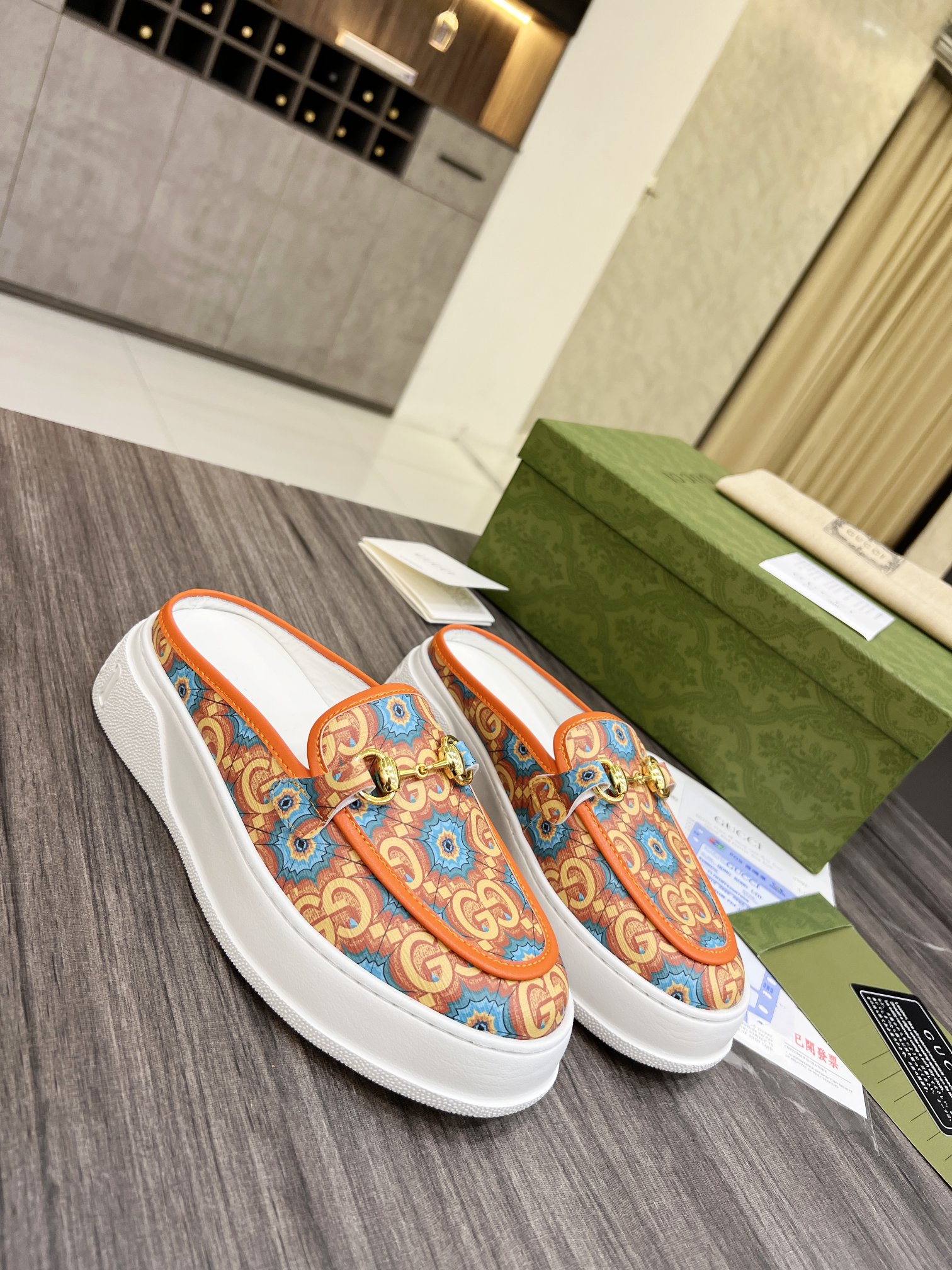 Gucci Women's WOMEN 6 - vstockx