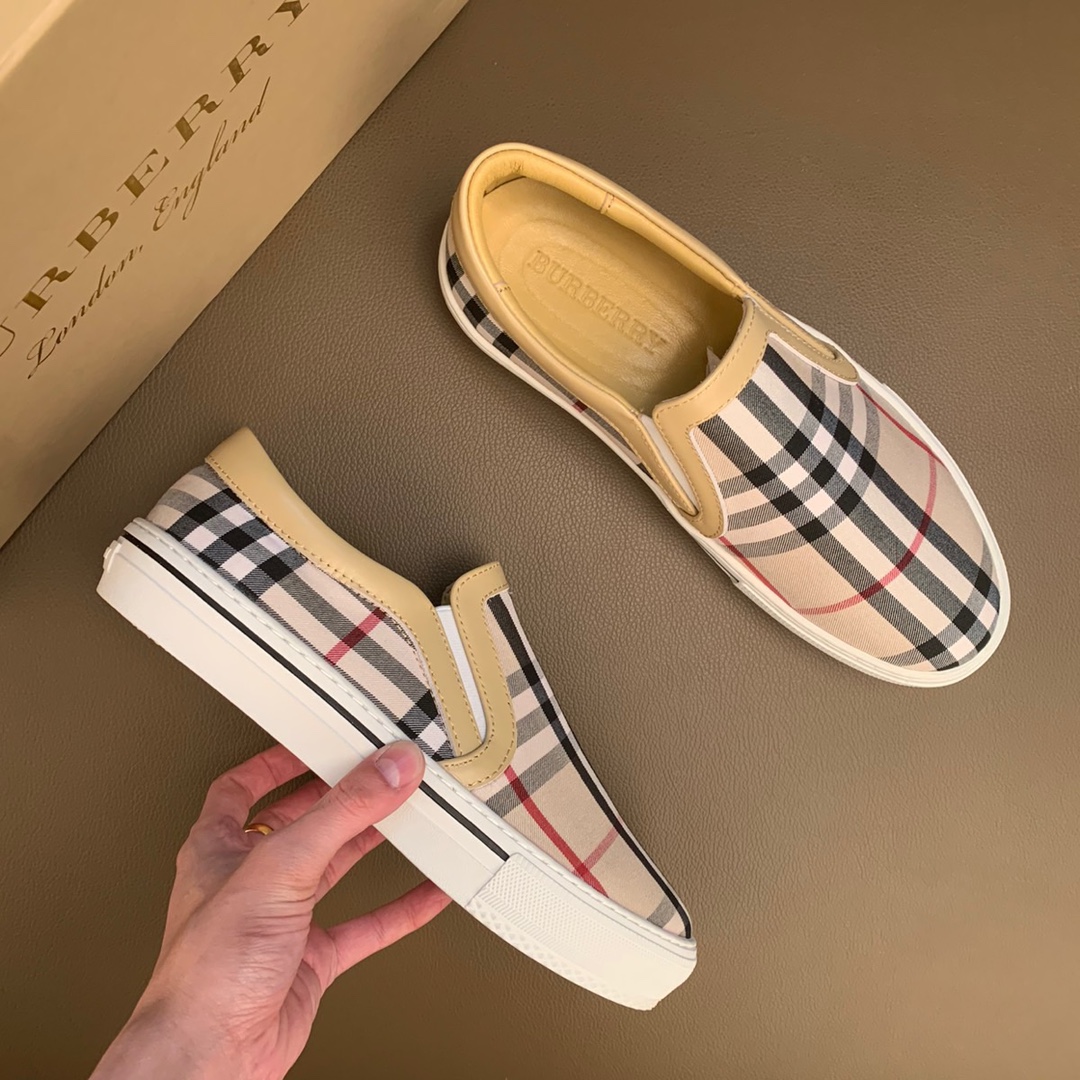 Burberry Perforated Check Sneaker 36 - vstockx