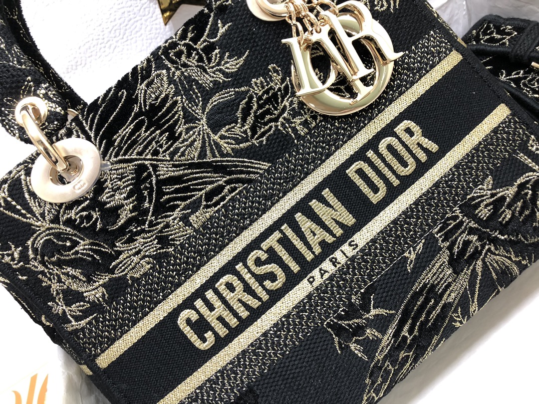 Handbag Dior M0565 size 24 x 20 x 11 cm - vstockx