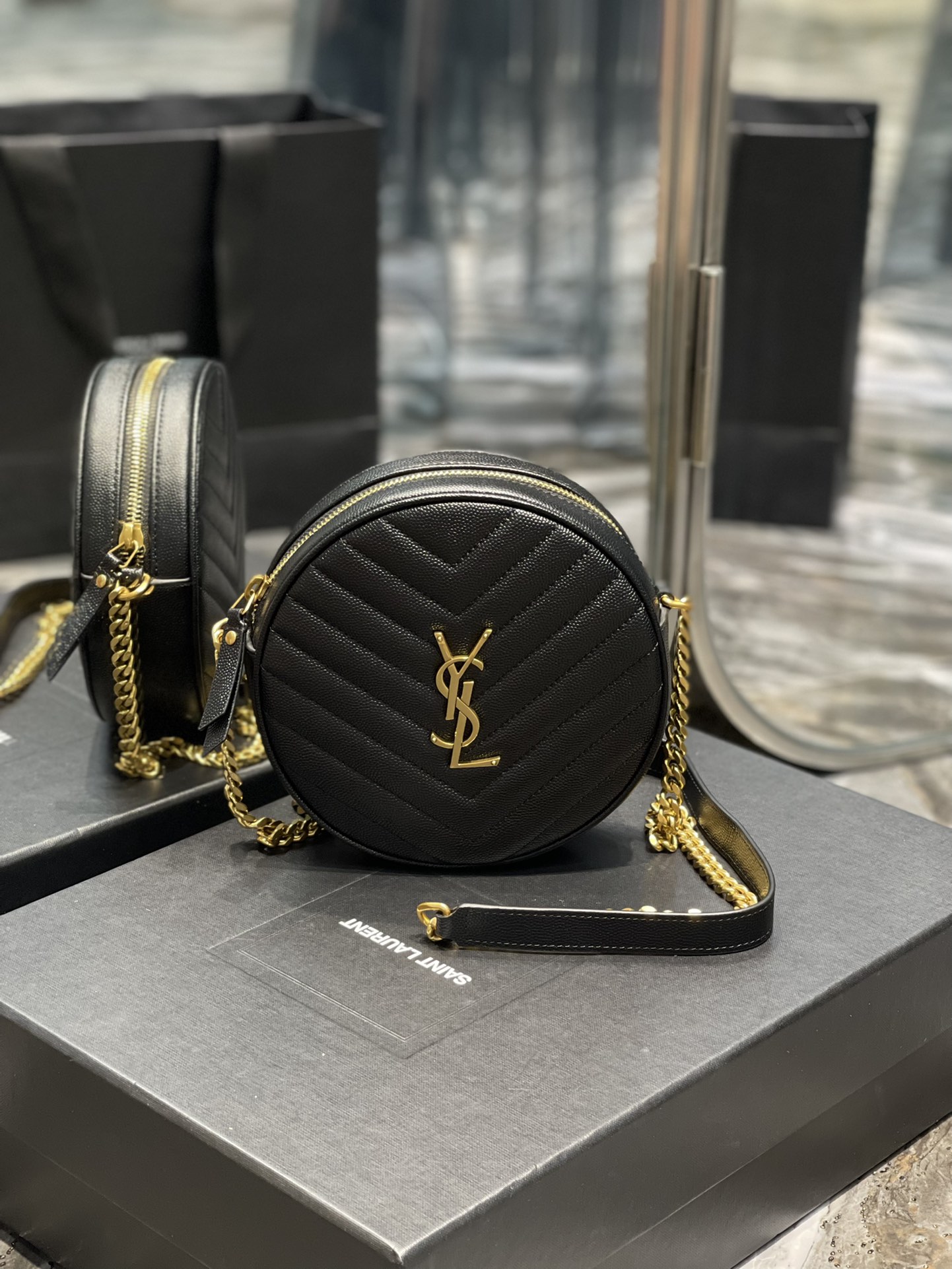 Handbags SAINT LAURENT 610436 size 17x17x5.5 cm - vstockx