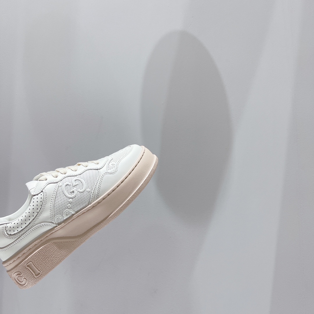 Gucci Women's GG sneaker 2 - vstockx