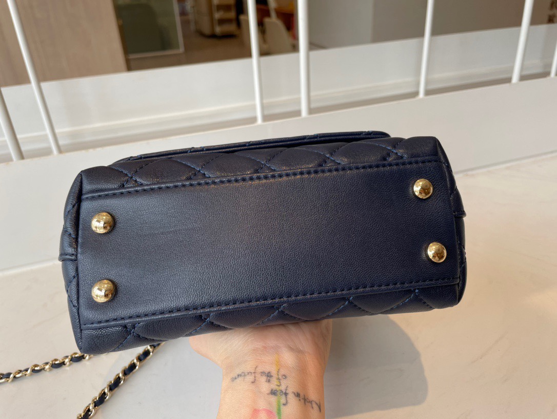 Handbag Chanel AS2215 - vstockx