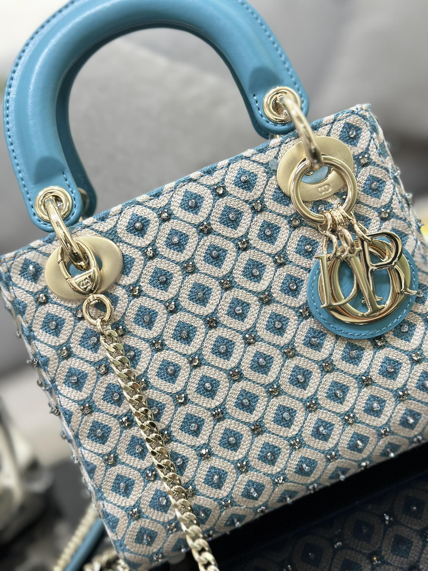 Handbag Dior M0505 size 17 x 15 x 7 cm - vstockx