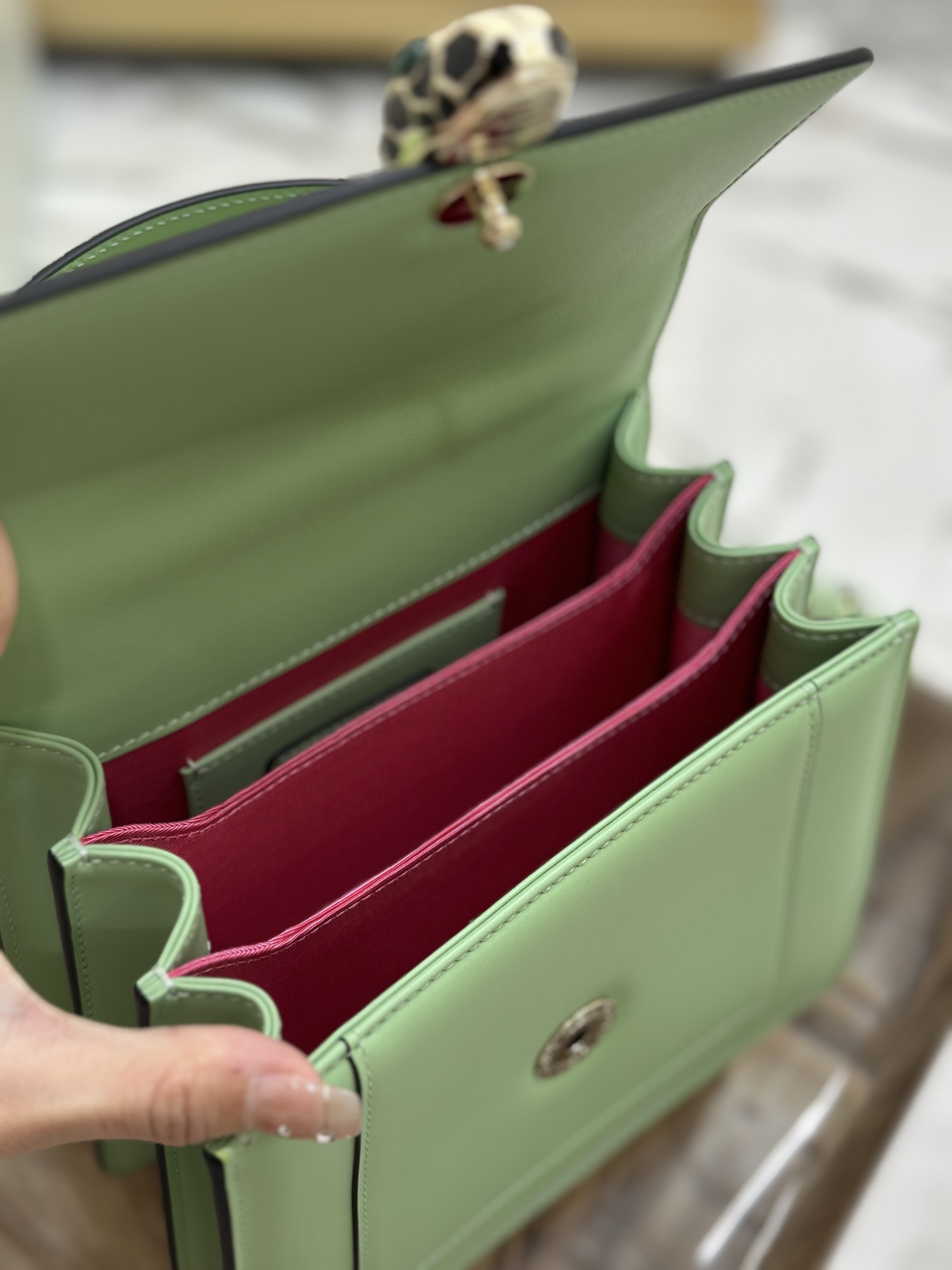 Handbags Bvlgari 38329 size:20*16*9 cm - vstockx