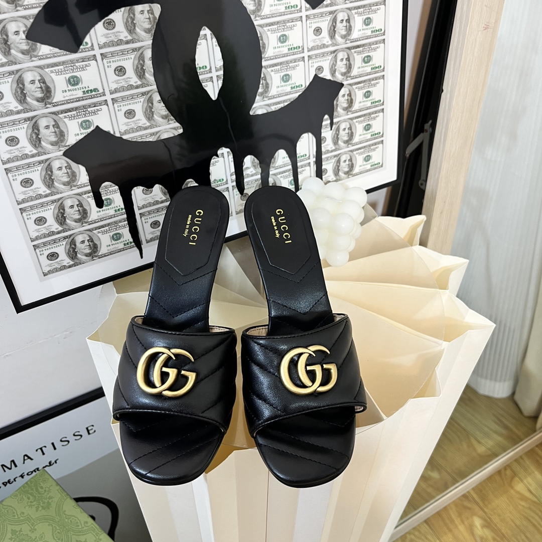 Gucci Women's Double G slide sandal WOMEN 7 - vstockx