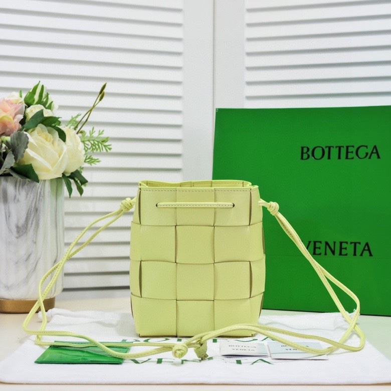 Handbags Bottega Veneta 6612 size:19 cm - vstockx