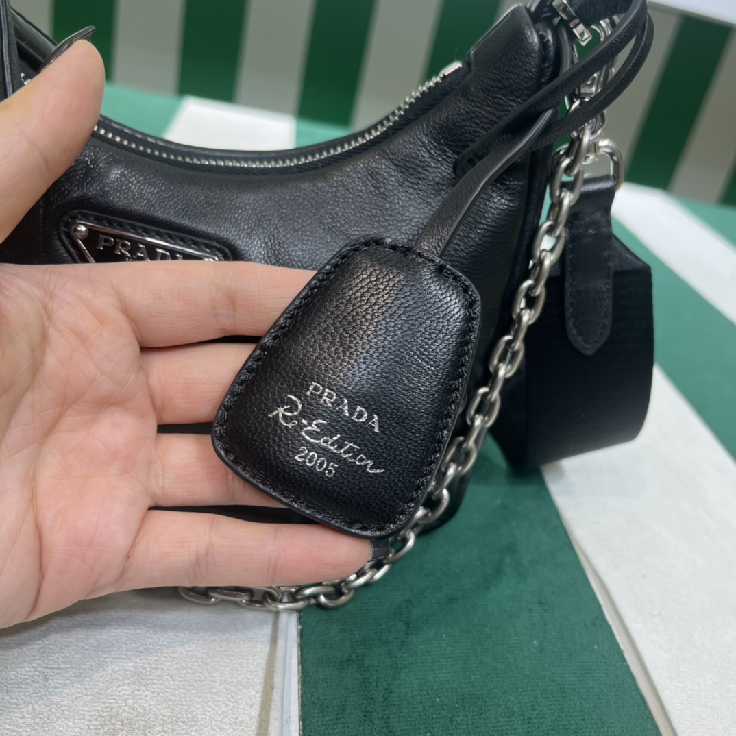 Handbags Prada 1BH240 size:22*12*6 cm - vstockx