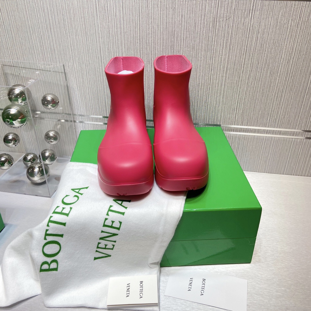 Bottega Veneta Boots 24 - vstockx