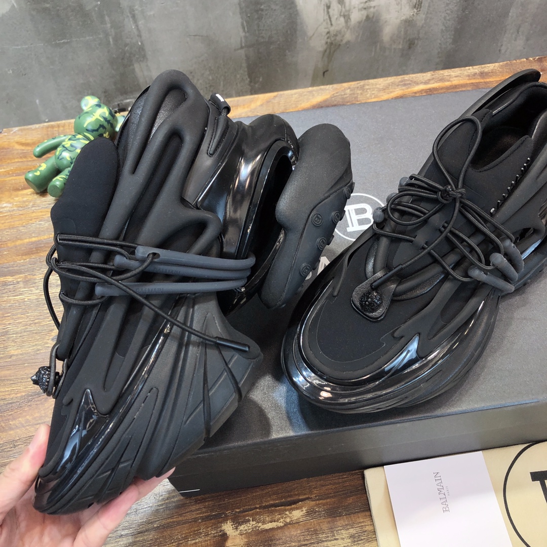 Balmain Unicorn Low-Top Black - vstockx