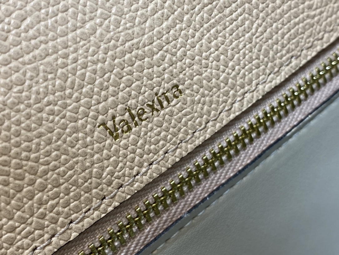 Handbag VALEXTRA size ** - vstockx