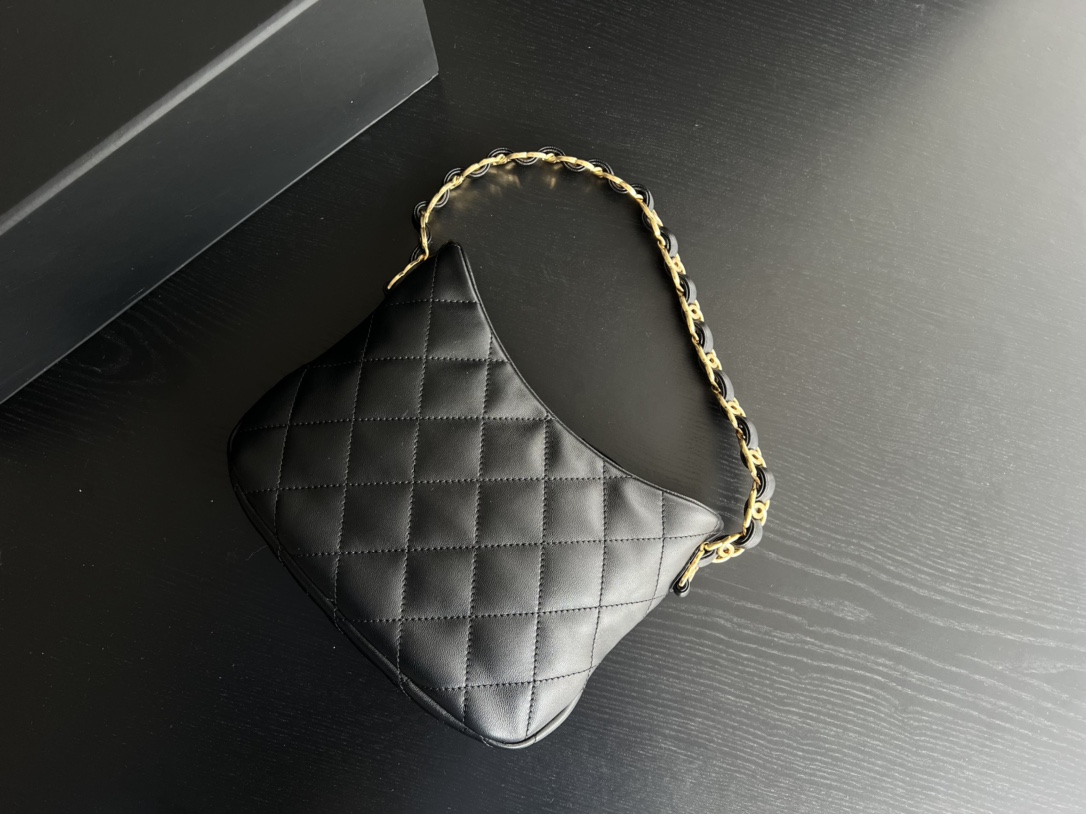 Handbag Chanel size 17.5cm24cm6 cm - vstockx