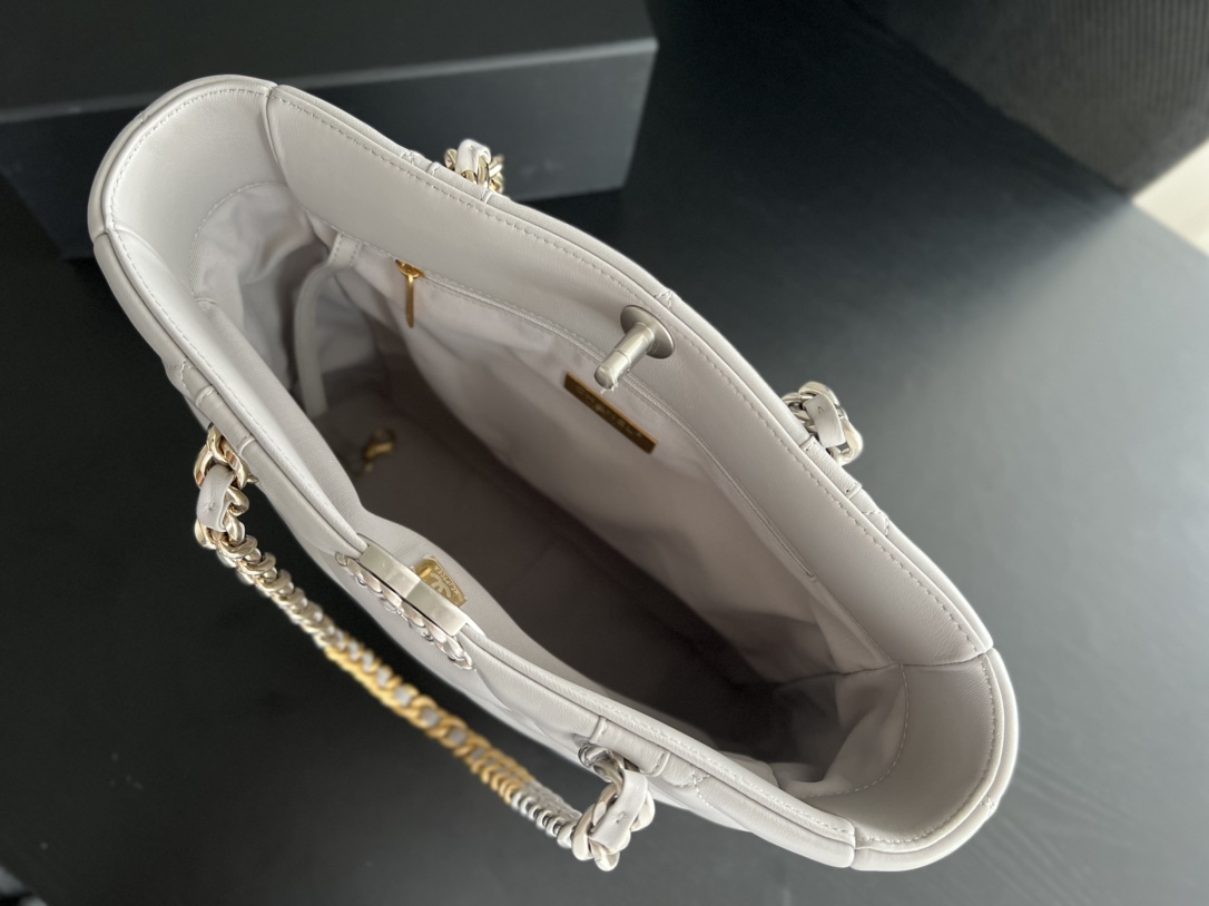 Handbag Chanel 3519 size 30cm37cm10 cm - vstockx