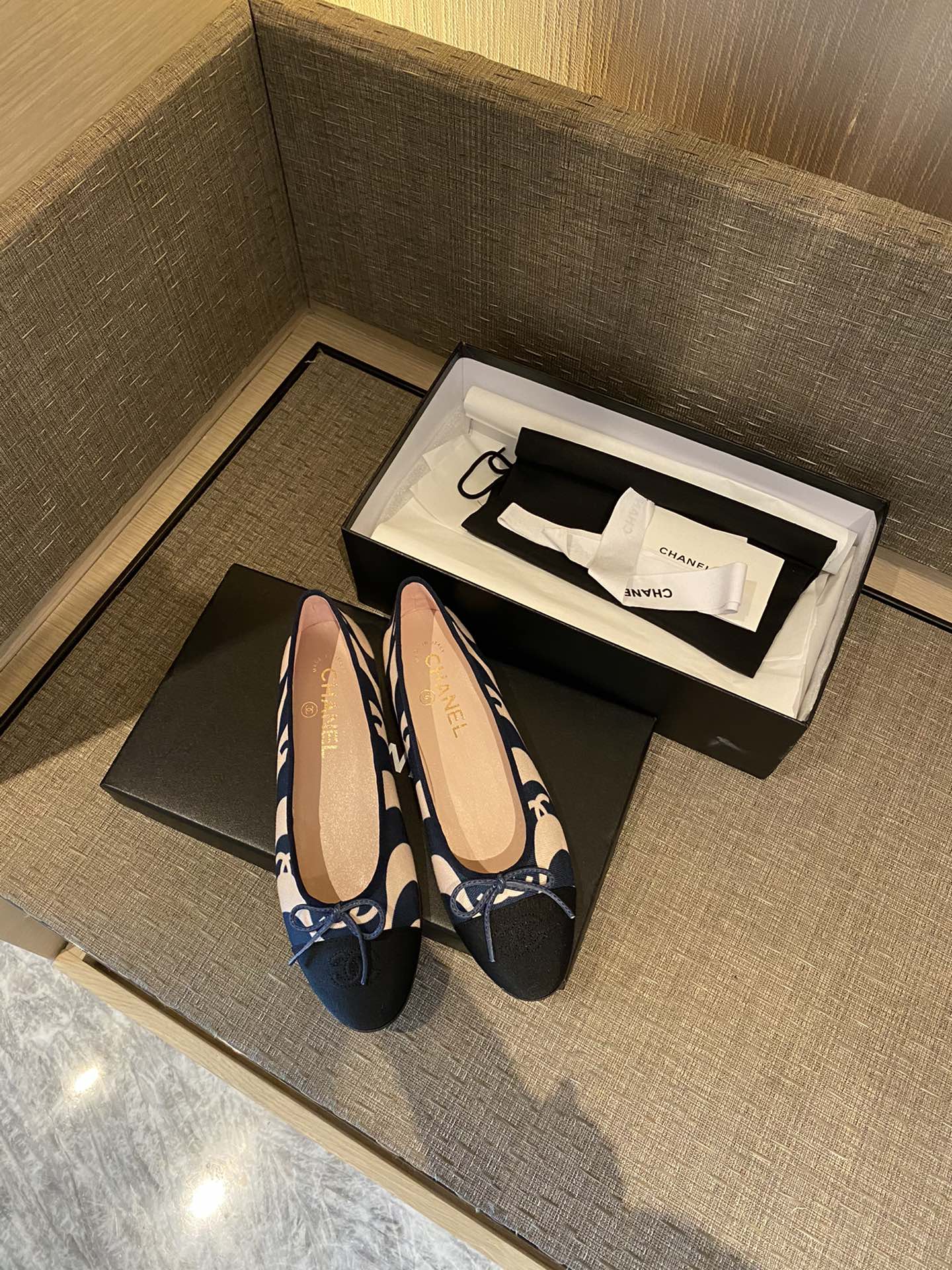Chanel Ballerinas Fabric & Grosgrain 40 - vstockx