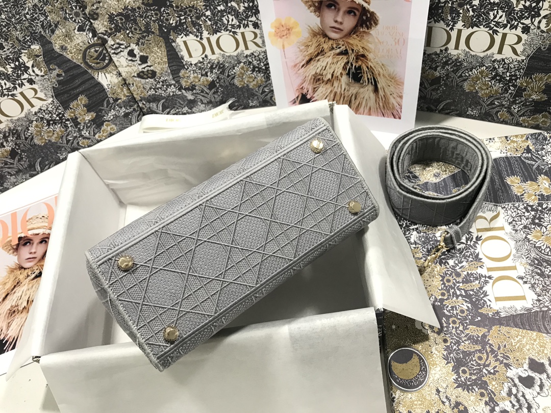 Handbag Dior M0565 size 24*20*11 cm - vstockx