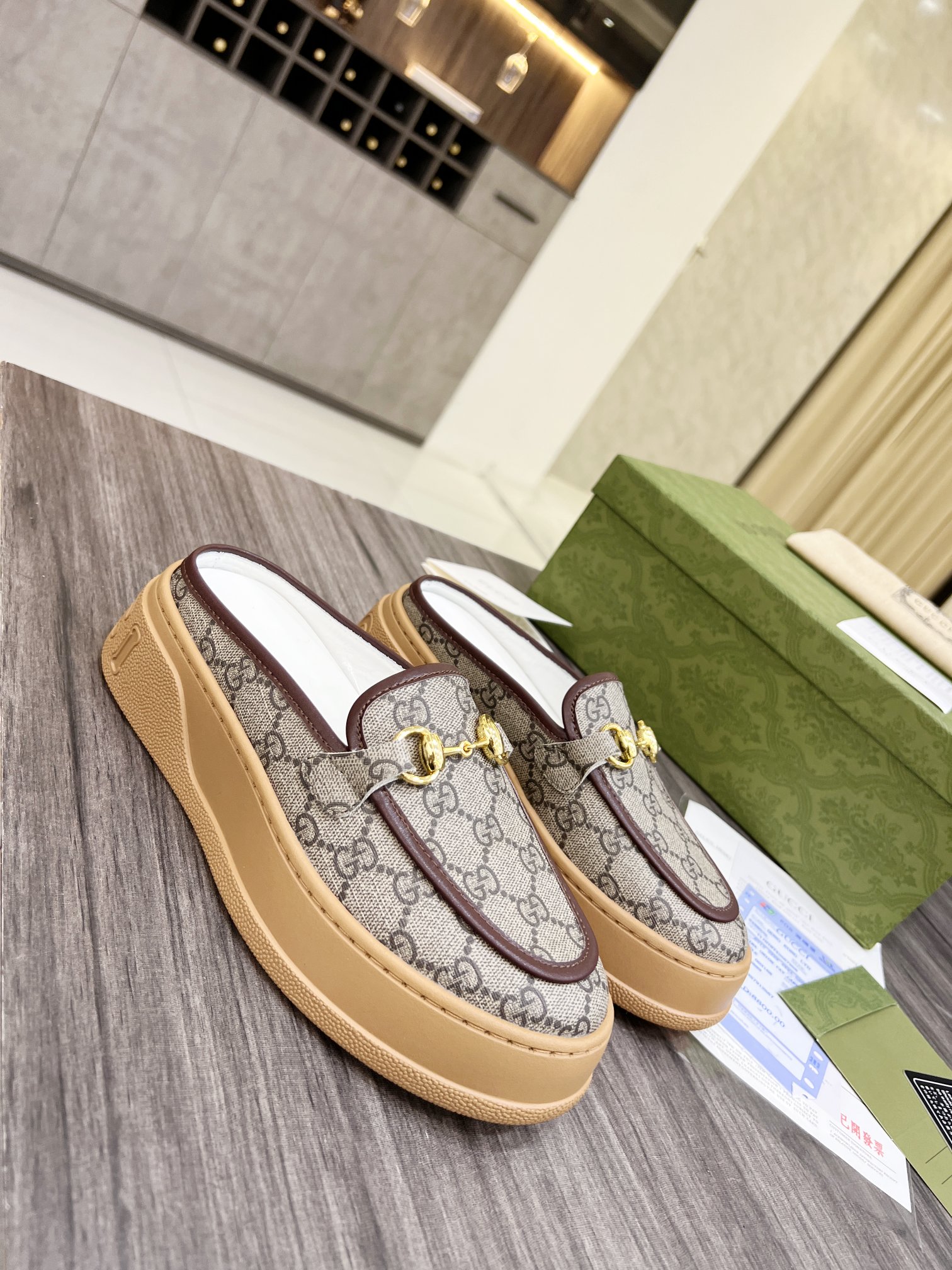 Gucci Women's WOMEN 6 - vstockx