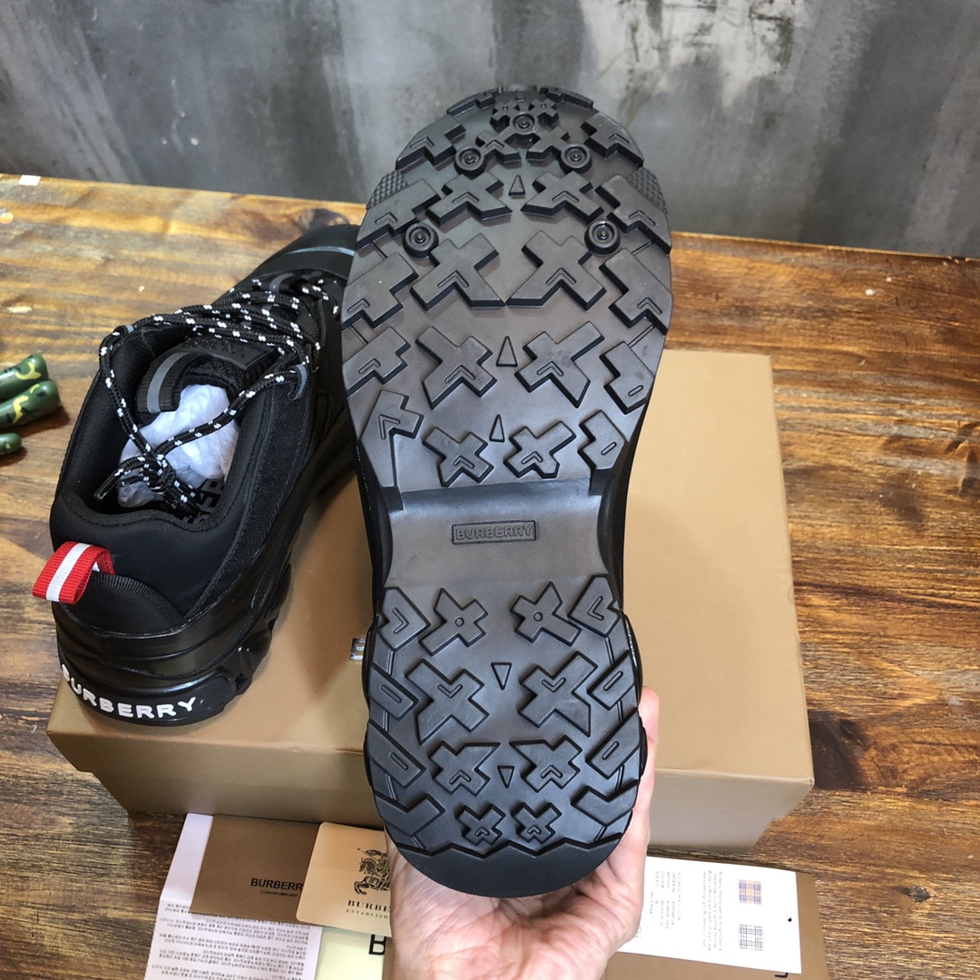 Burberry Arthur Vintage Sneaker 31 - vstockx