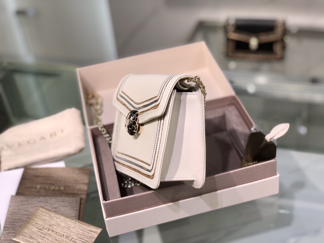 Handbags Bvlgari 288104 size:17.5*11*5 cm - vstockx