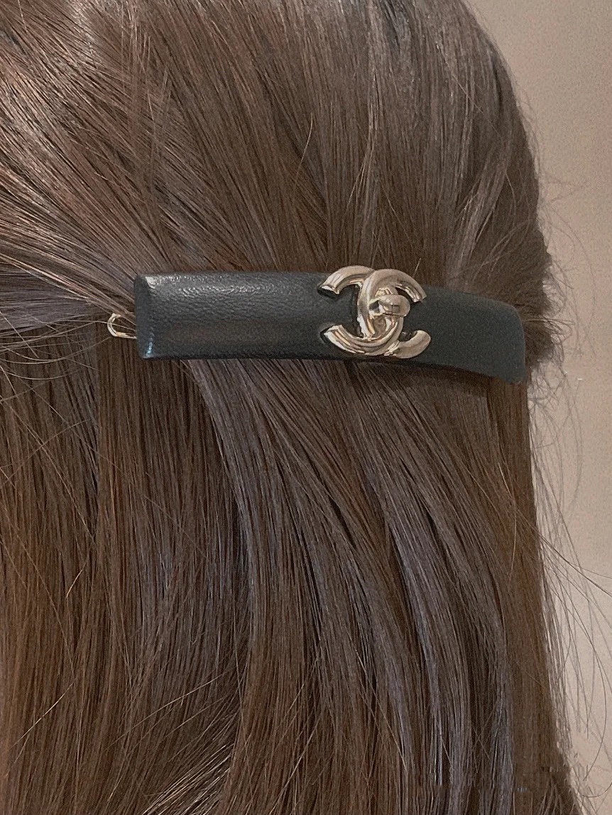 hairclip Chanel 1 - vstockx