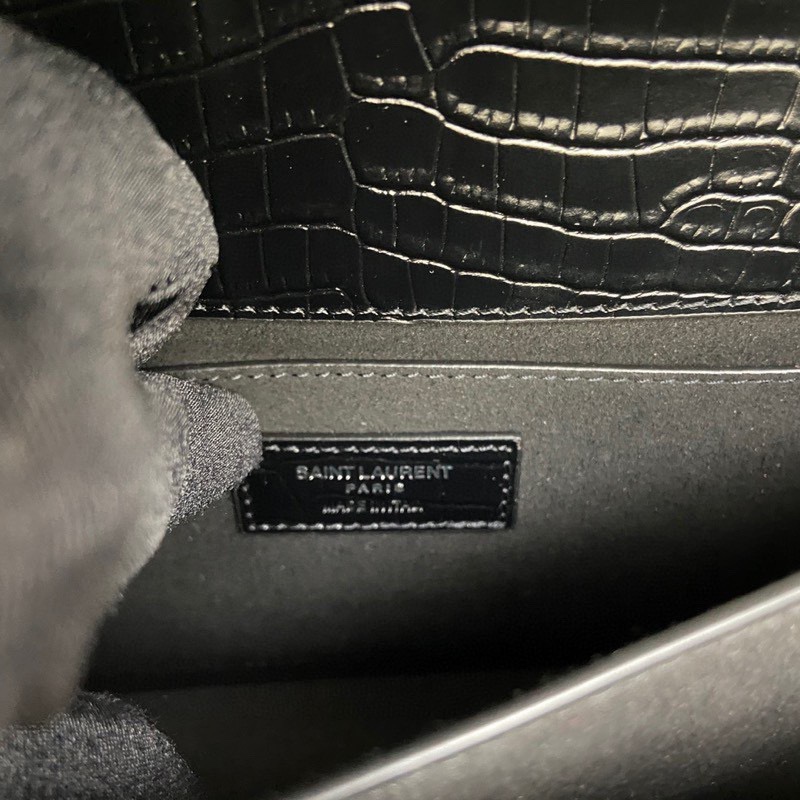 Handbags SAINT LAURENT 442906 size 22x8x16 cm - vstockx