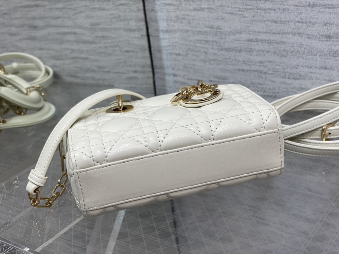 Handbags Dior 9230 size  16*5.5*10 cm - vstockx