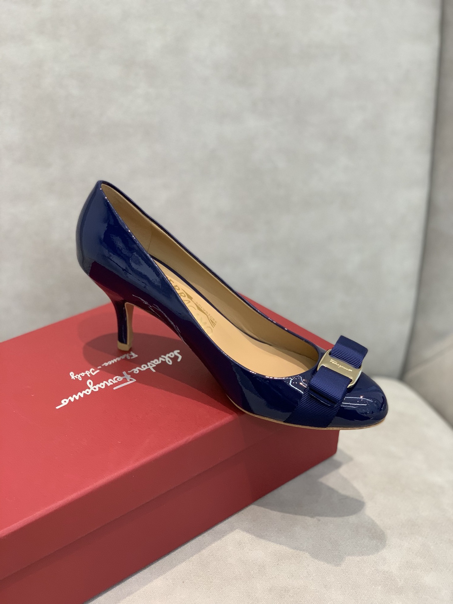 Salvatore Ferragamo Heel 2 - vstockx