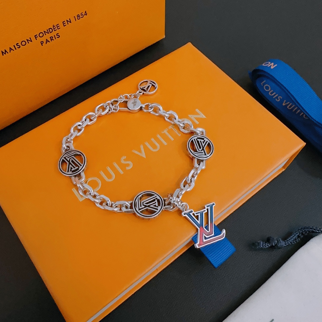 Jewelry Louis Vuitton 381 - vstockx