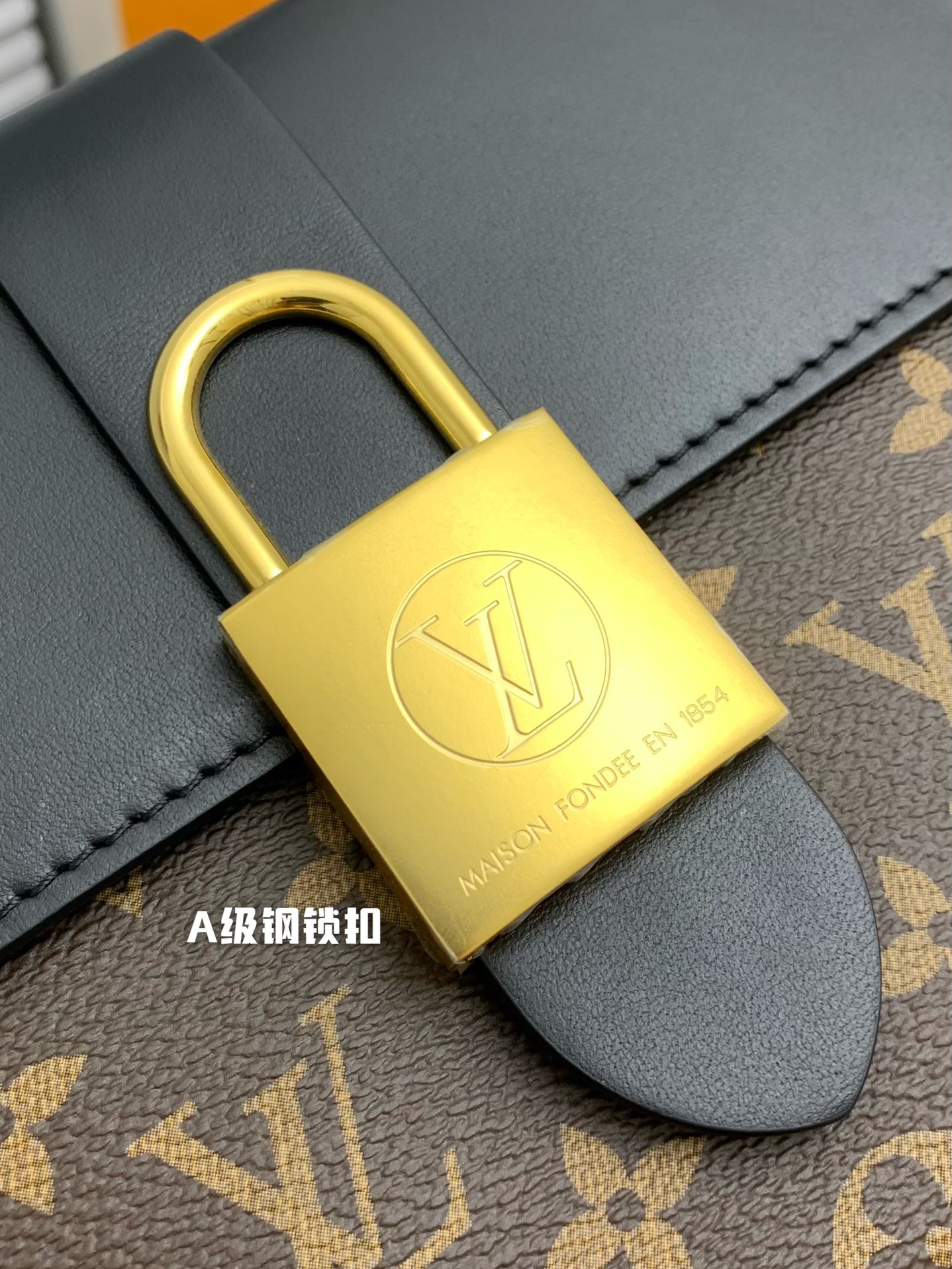 Handbags Louis Vuitton M44141 size:20*16*7.5 cm - vstockx